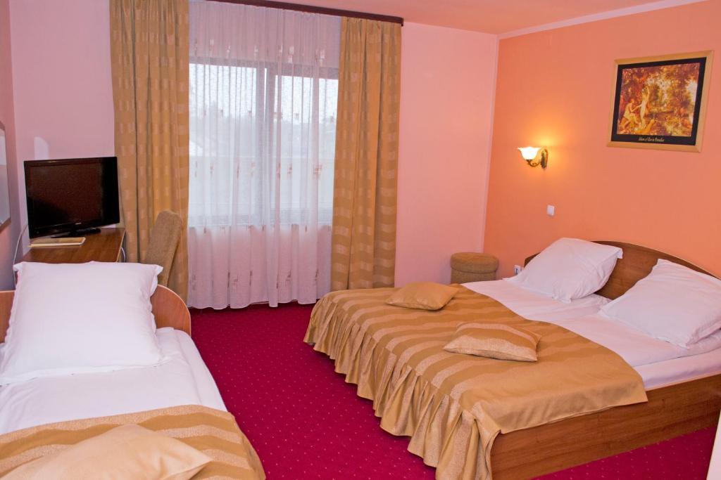 Hotel Xemar Arad Szoba fotó